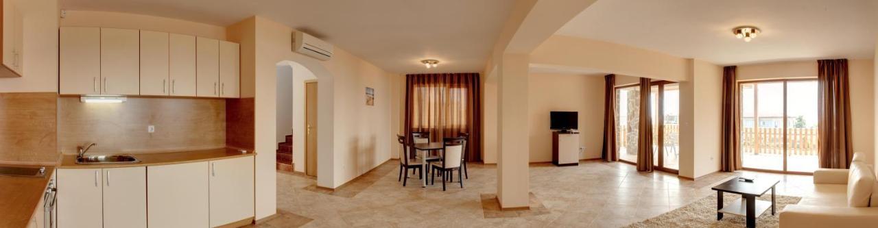 Vemara Club Hotel And Villas - Free Parking And Free Beach Access Obzor Exterior photo